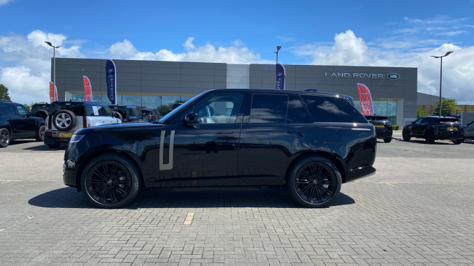 Land Rover Range Rover 3.0 P460e SE 4dr Auto Estate - Image 21